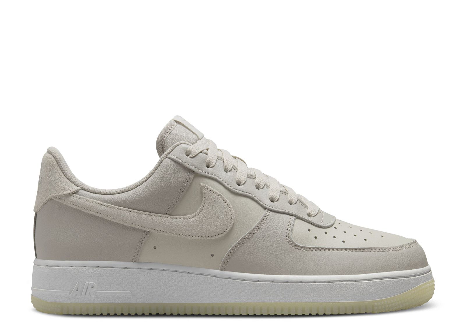 Air Force 1 '07 LV8 'Light Bone'